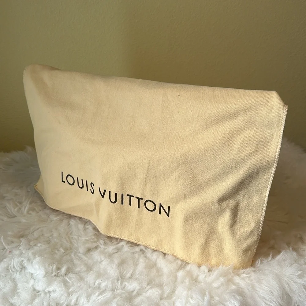💯Authentic LOUIS VUITTON Vernis Brea MM Blanc Corail Handbag🍀